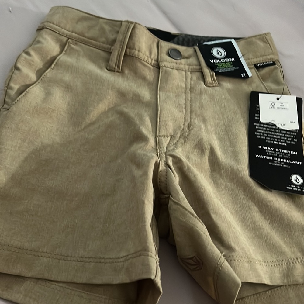 Volcom - Picture 5 of 6